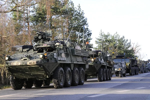 Bize ordu konvoyu, 27.3.2016, Çek Cumhuriyeti, Polonya için eski Boleslav geçiş,