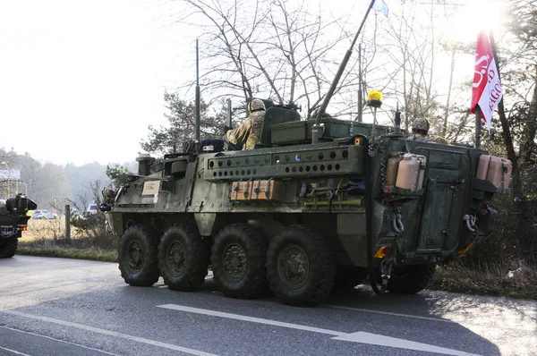 Bize ordu konvoyu, 27.3.2016, Çek Cumhuriyeti, Polonya için eski Boleslav geçiş,