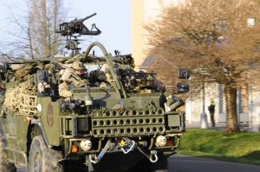 Bize ordu konvoyu, 27.3.2016, Çek Cumhuriyeti, Polonya için eski Boleslav geçiş,