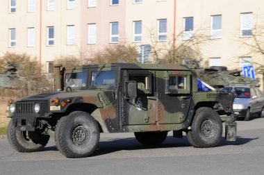 Bize ordu konvoyu, 27.3.2016, Çek Cumhuriyeti, Polonya için eski Boleslav geçiş,