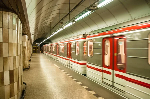 Metro Metro Stasyonu Ndan Prague Çek Cumhuriyeti Kasım 2017 Başlamaktadır — Stok fotoğraf