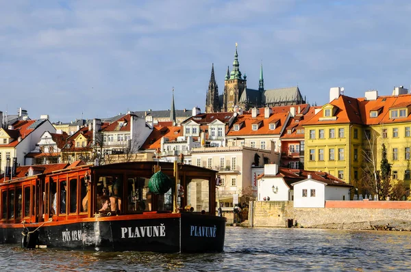 Üç Kral nehre, Prag Çek Cumhuriyeti 6 Ocak 2018, Yüzme,