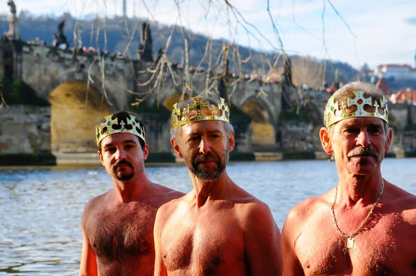 Üç Kral nehre, Prag Çek Cumhuriyeti 6 Ocak 2018, Yüzme,