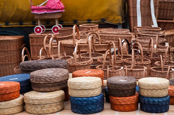 İçinde belgili tanımlık çarşı Merkezi, Prag, Çek Cumhuriyeti, 3 Şubat 2018, Aile içi ve organik gıda satan çiftçiler