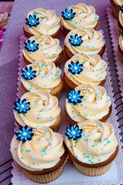 İçinde belgili tanımlık çarşı Merkezi, Prag, Çek Cumhuriyeti, 3 Şubat 2018, Aile içi ve organik gıda satan çiftçiler