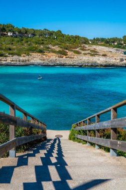 Cala Mandia plaj manzaralı yaz