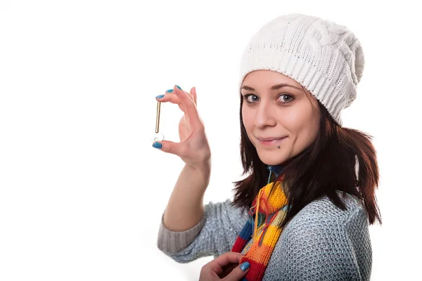 Junge Geschäftsfrau, Immobilienmaklerin, Hausschlüssel in der Hand. isoliert auf weißem Hintergrund — Stockfoto