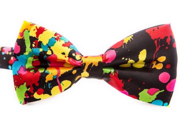 güzel renkli erkek papyon veya bir parti için beyaz bir arka plan üzerinde kutlamak