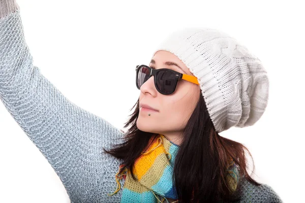 Portrait of young urban fashion girl wearing white hat and sunglasses — Stock Photo, Image