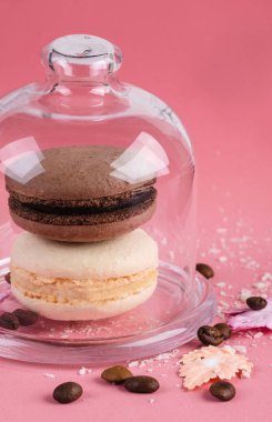 pembe bir arka plan üzerinde acıbadem kurabiyesi