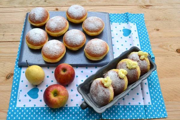 Casa Donuts Assados Com Creme Baunilha — Fotografia de Stock