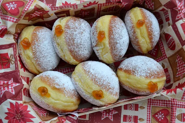 Donuts Caseiros Assados Com Geléia Damasco Uma Caixa — Fotografia de Stock