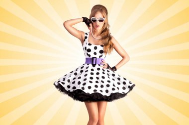 Pin-up kızı bir retro puanlı Giydir