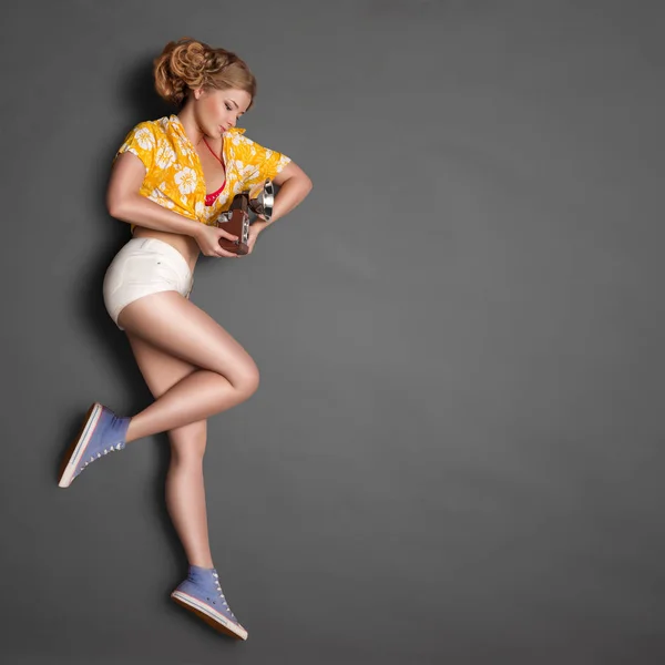 Beautiful pin-up girl — Stock Photo, Image