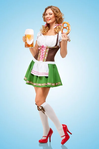 Vackra sexiga Oktoberfest servitris — Stockfoto