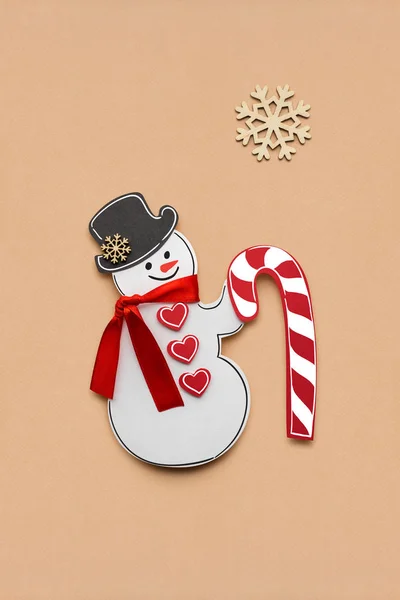Sneeuwpop gemaakt van papier — Stockfoto