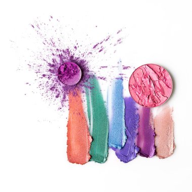 Kozmetik renk örneği. Yaratıcı konsept fotoğraf beyaz arka plan üzerinde kozmetik örnekleri.