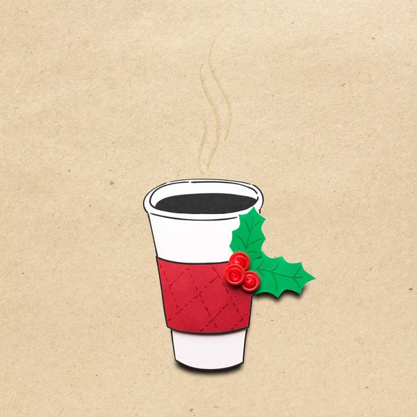 Ciepłe życzenia. Koncepcja kreatywnych zdjęć Bożego Narodzenia zabrać filiżanki kawy papierowe na brązowym tle. — Zdjęcie stockowe