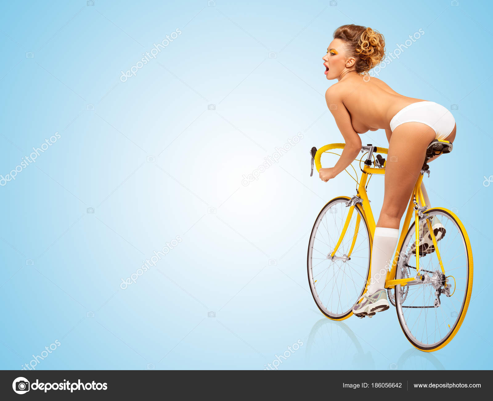 ragazze sexi in bicicletta per le strade nude gratis Ragazze Sexi In Bicicletta Per Le Strade Nude Gratis