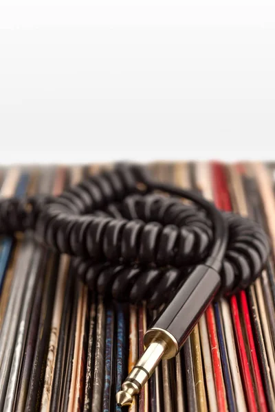 Retro Zdjęcia Kabla Jack Profesjonalne Słuchawki Audio Starych Płyt Winylowych — Zdjęcie stockowe