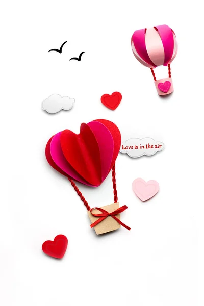 Creatieve Valentines Concept Foto Van Wolken Harten Als Aerostats Witte — Stockfoto