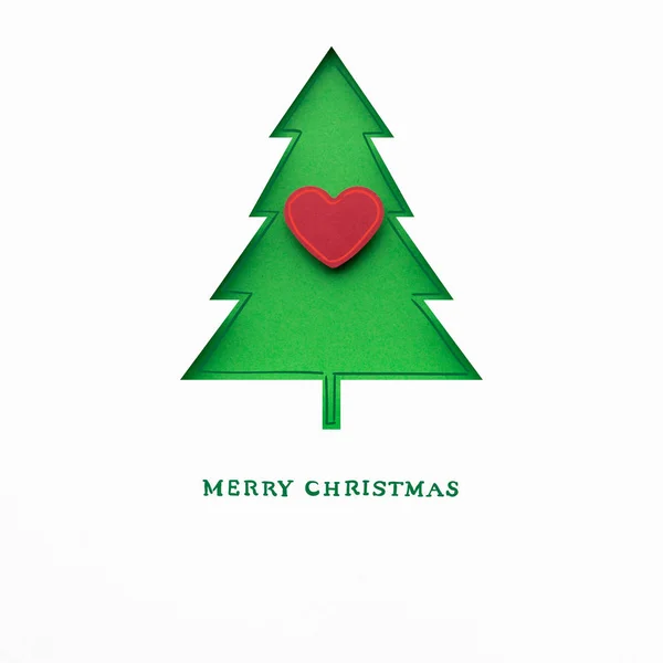 Kreatives Konzeptfoto Von Weihnachtsbaum Mit Herz Aus Papier Auf Weißem — Stockfoto