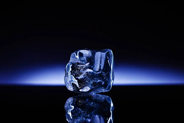 Profesionálně Vytvořené Kus Ledu Reflexní Povrch — Stock fotografie