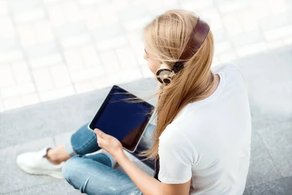 Surfa med musik. — Stockfoto