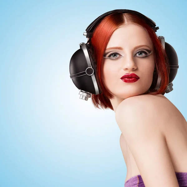 Portrait Glamorous Sexy Girl Wearing Big Vintage Music Headphones Listening — Stock Photo, Image