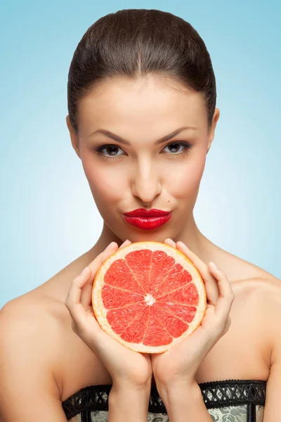 Creative Portrait Beautiful Girl Holding Red Grapefruit Sexually Her Chin — Stock Photo, Image