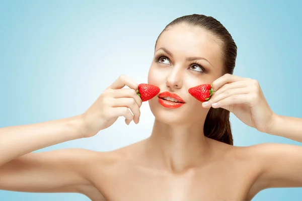 Creative Portrait Beautiful Girl Holding Juicy Strawberries Her Lips Desire — Stock Photo, Image