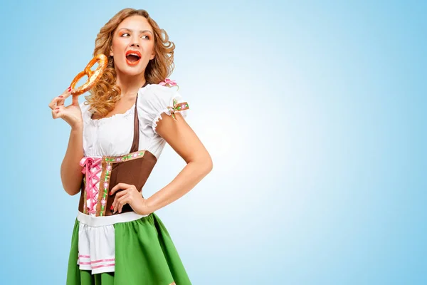 Jonge Sexy Oktoberfest Vrouw Dragen Een Traditionele Beierse Jurk Dirndl — Stockfoto