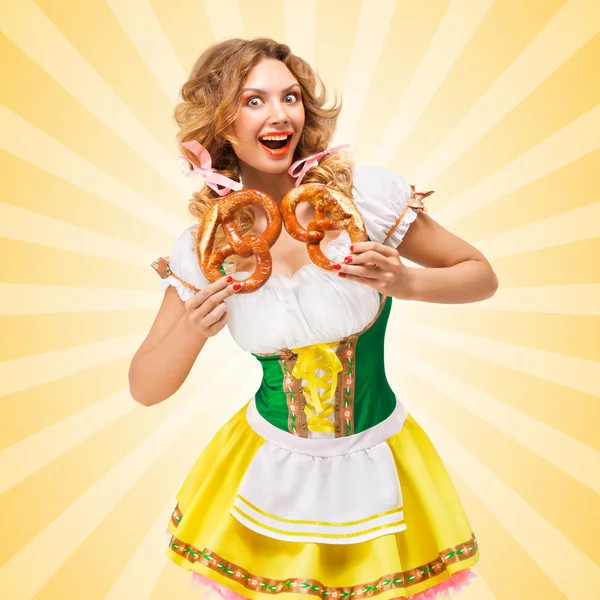 Gelukkig Opgewonden Sexy Oktoberfest Vrouw Dragen Een Traditionele Beierse Jurk — Stockfoto