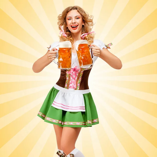 Mooie Sexy Oktoberfest Vrouw Dragen Een Traditionele Beierse Jurk Dirndl — Stockfoto