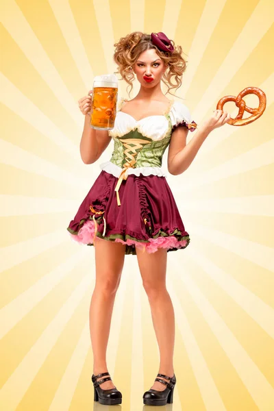 Belle Serveuse Oktoberfest Sexy Portant Une Robe Bavaroise Traditionnelle Dirndl — Photo