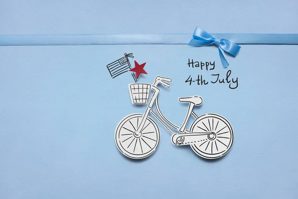 Creative Luglio Concept Foto Bicicletta Fatta Carta Sfondo Blu — Foto Stock