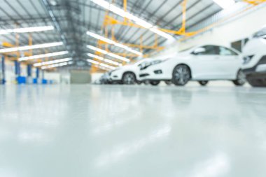 epoksi kat, iç vagon, iç araba bakım merkezi. Servisteki arabalar epoksi zeminine konur arabalar için elektrikli asansör..