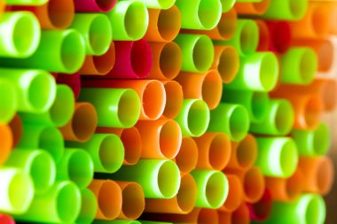 Renkli pipet paketinin makro resmi