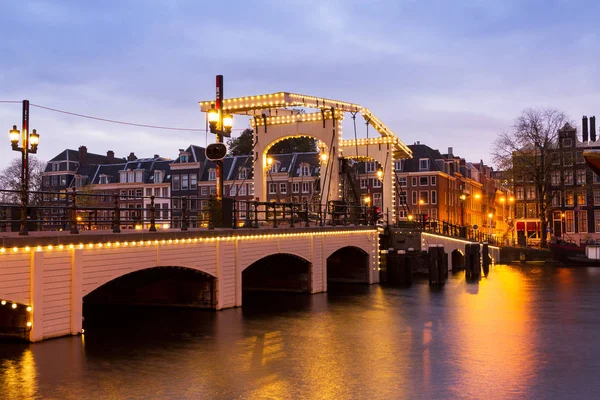 Ponte Magra Amsterdã Holanda Início Manhã Inverno — Fotografia de Stock
