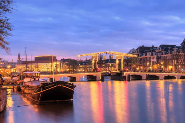 Amstel River Cityscape Famous Skinny Bridge Amsterdam Netherlands Early Morning — Stock Photo, Image