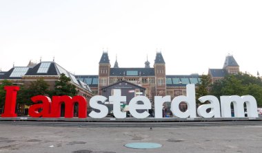 Amsterdam - Eylül 2012: Amsterdam, Hollanda 'daki Rijksmuseum Amsterdam Müzesi' nde Eylül 2012 'de gösterime girdi. Müze ilk olarak 1800 yılında halka açıldı..