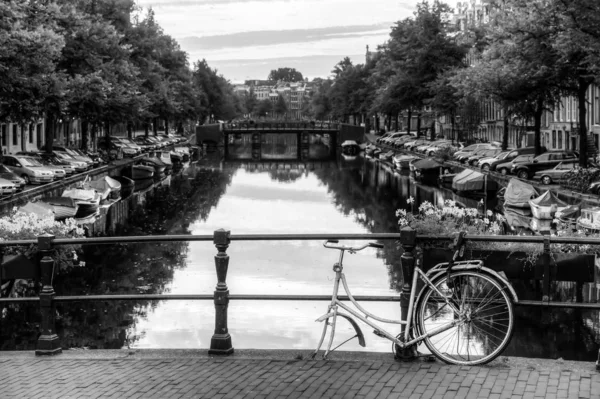 Piękny Obraz Kanałów Światowego Dziedzictwa Unesco Amsterdamie Holandia — Zdjęcie stockowe