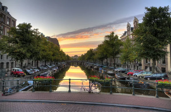 Piękny Obraz Kanałów Światowego Dziedzictwa Unesco Amsterdamie Holandia — Zdjęcie stockowe