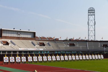 Yeşil alanda okçuluk hedefleri