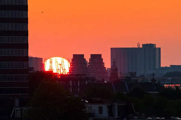 Schöne Stadtlandschaft Mit Blick Auf Amsterdam Den Niederlanden Bei Sonnenuntergang — Stockfoto