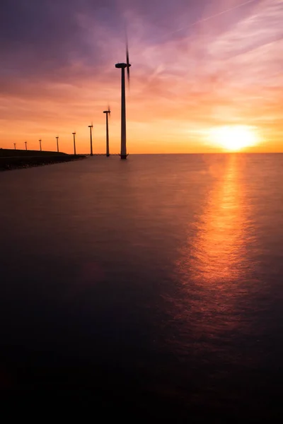 Blauer Sonnenuntergang Turbinen Malerische Aussicht — Stockfoto