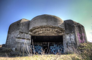 Ijmuiden, Hollanda 'daki eski ww2 sığınağı.