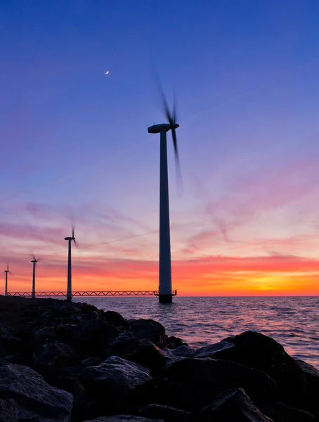 Blå Solnedgång Turbiner Vacker Utsikt — Stockfoto