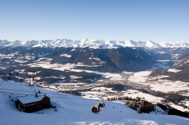 İtalyan Alplerinde güzel karlı manzara