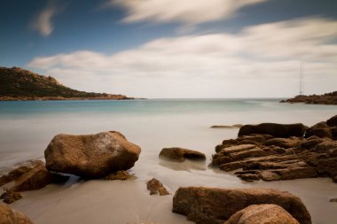 Fransa 'nın Korsika adasında güzel bir sahil manzarası